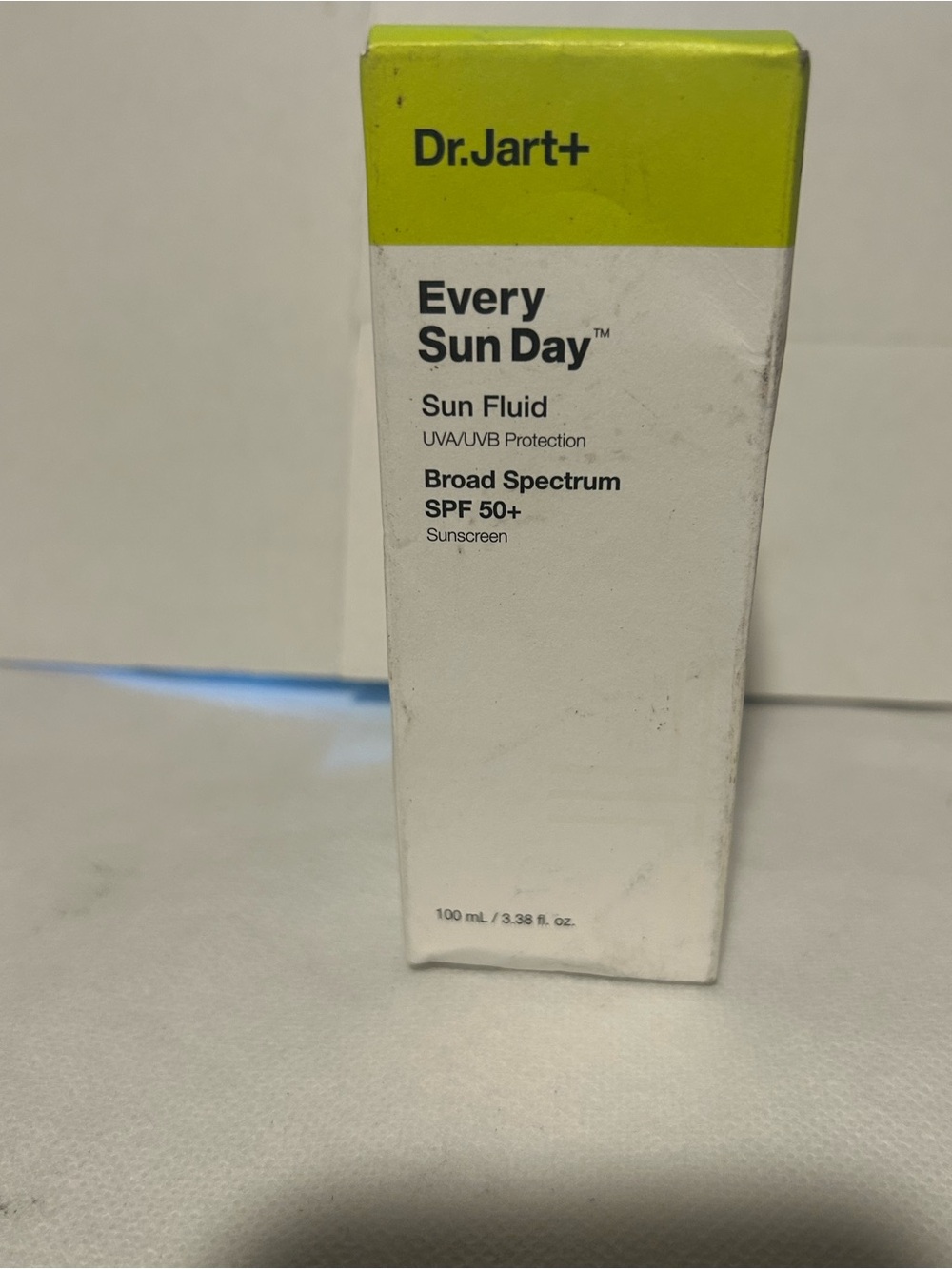 Every Sun Day Sun Fluid SPF 50+ - White/Green